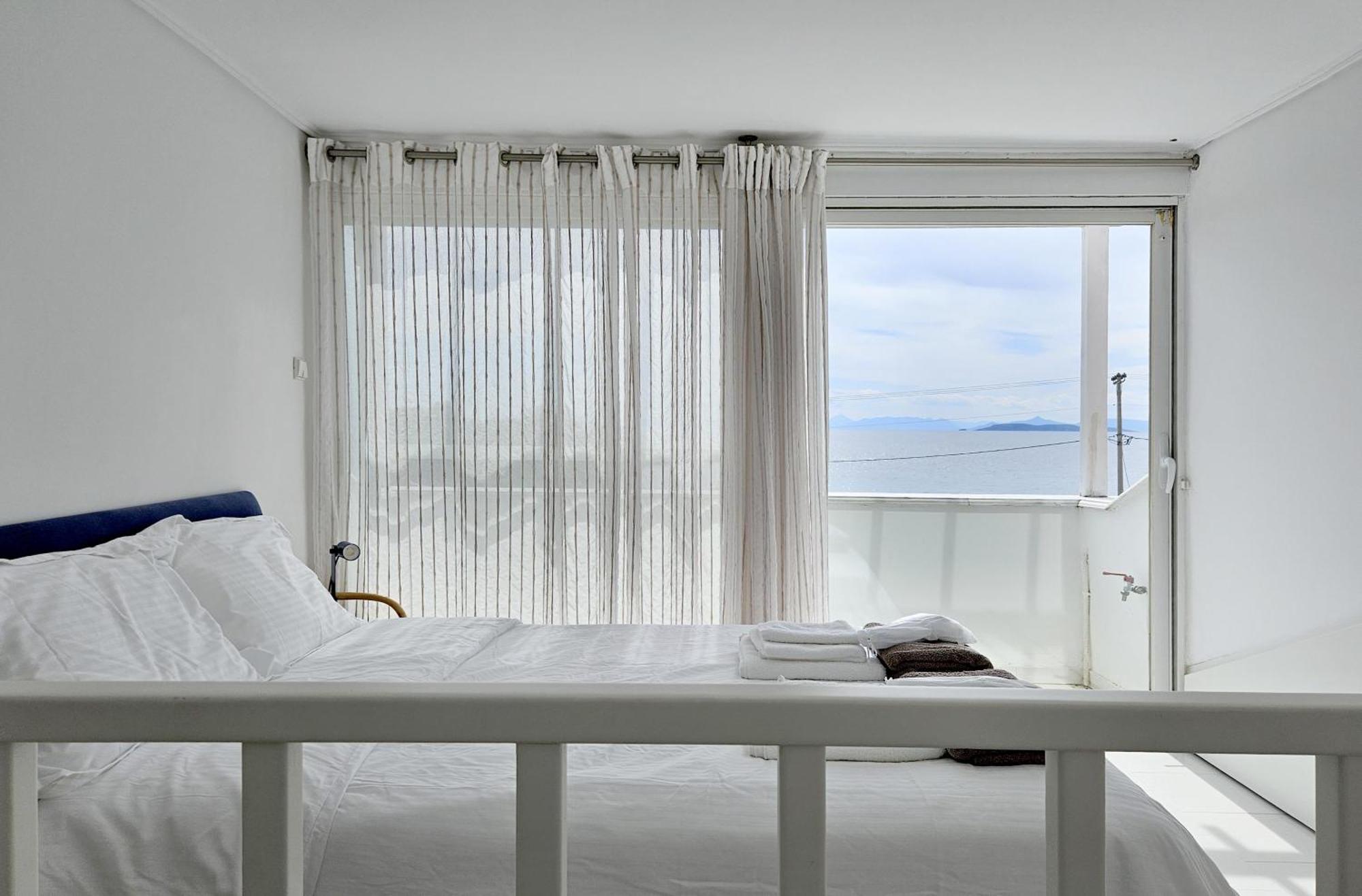 Lagonisi Beach House Kalivia Thorikou エクステリア 写真